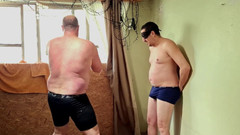 Punchbagplz: Silver Daddy Boxer Mi Fa Senza Guanti