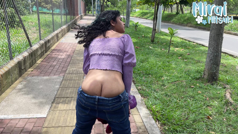 Mirai: Trhle zadku v parku