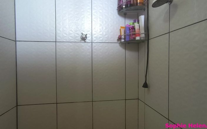 Sophie HelenAss: Blondynka tyłek i cycata natual rolls w wannie i pozostawia...