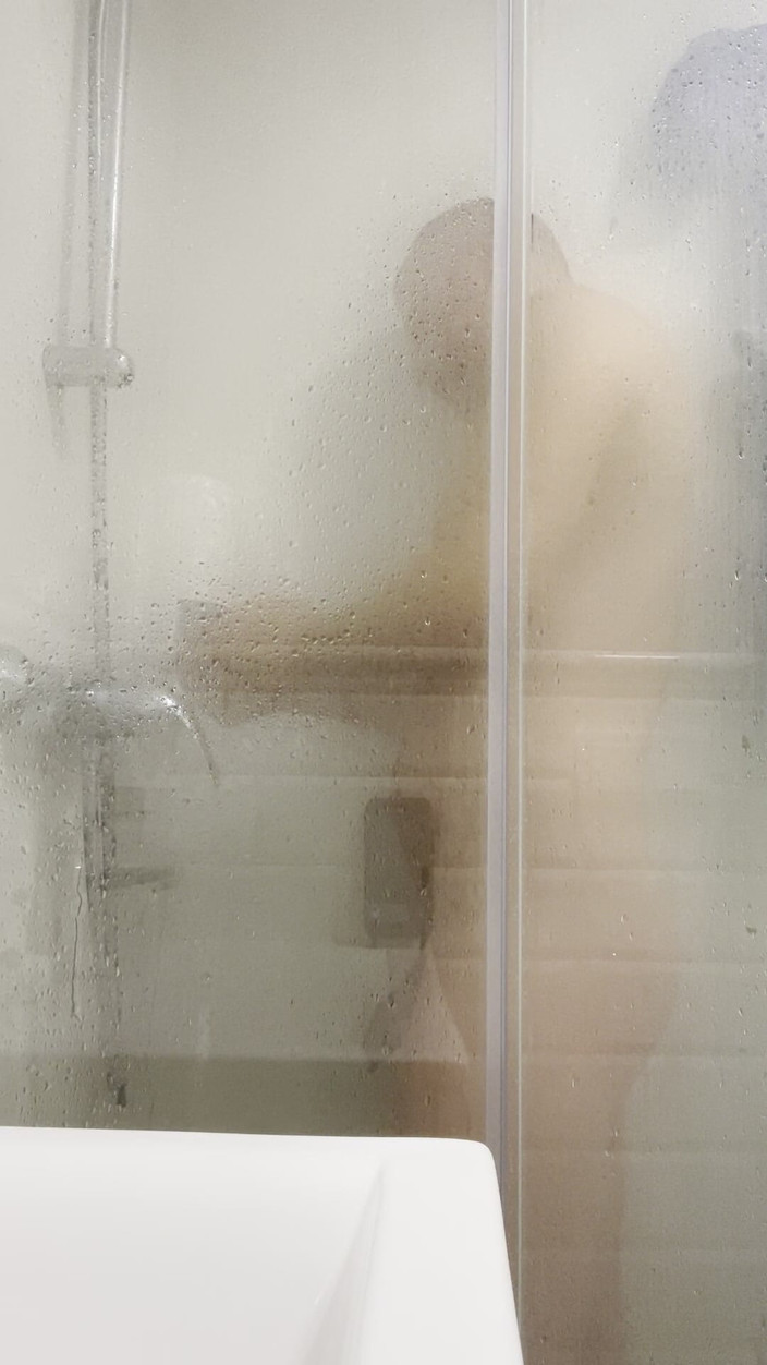 Chris DeRimm: Papi gay atrapado tomando ducha