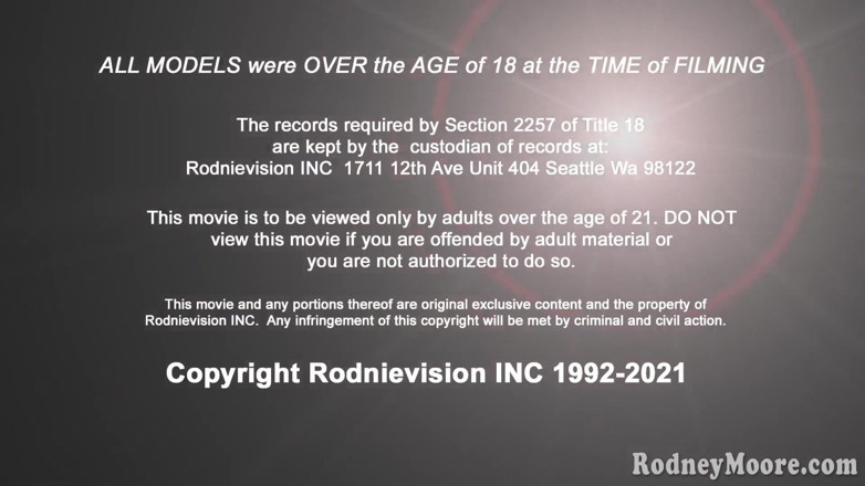 Horny Hairy Girls: Awek pinggul berbulu vintaj cermin mata dan submisif