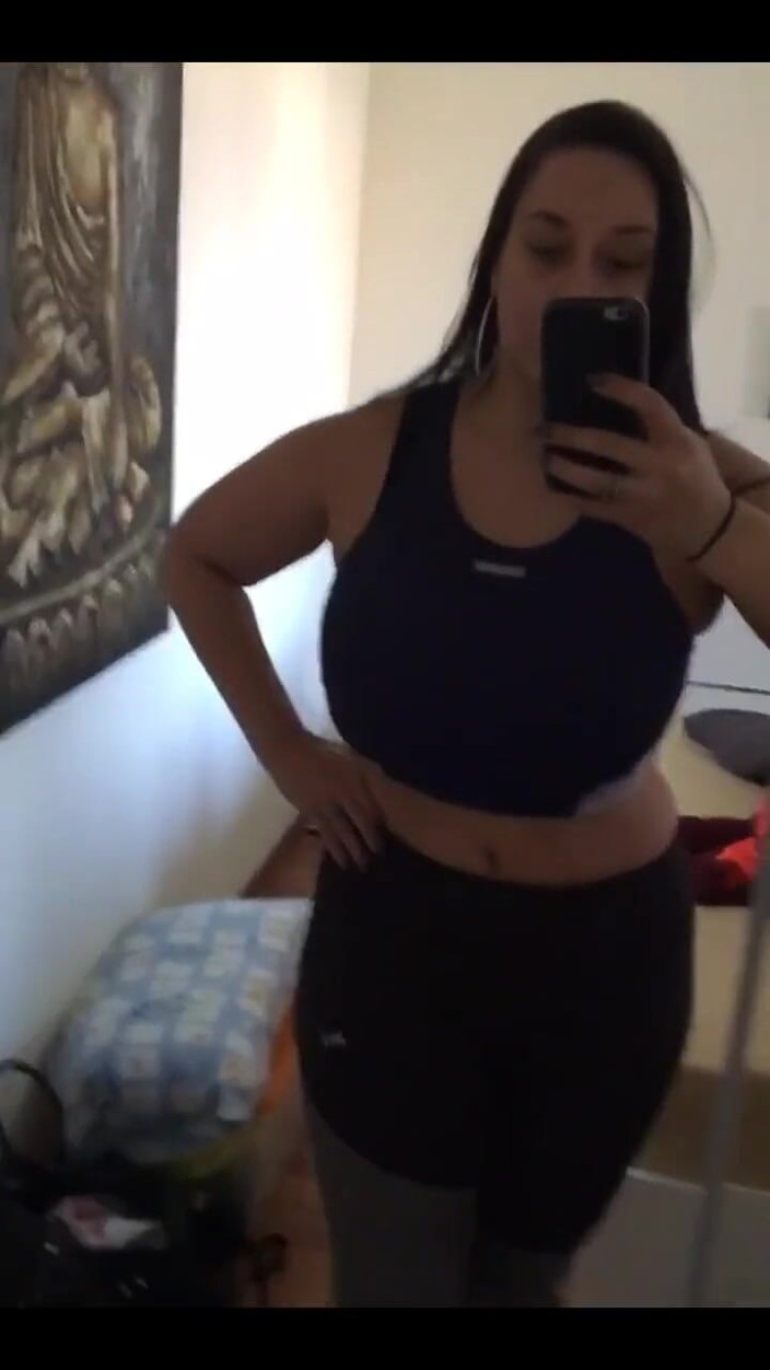 Anastasia Lux: Mirror Flaunting Before a Gym Session!