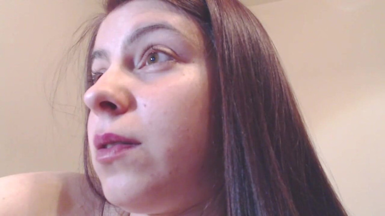 Katherine Squirt: dans pentru tati, el îmi adoră corpul sexy