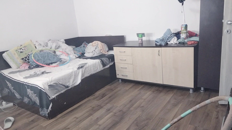 Mirsur: 性感人妻在家裸体锻炼