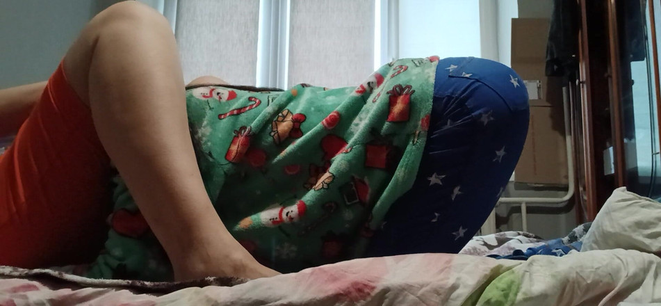 Lesbian-candys: Saya suka menghidu dan menjilat pepek wanita yang lebih tua