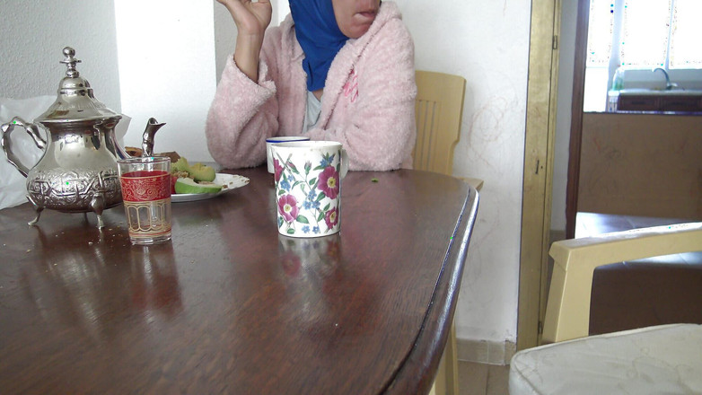 Souzan Halabi: Збочена мусульманка дозволяє пасинку кінчити в її ранкову каву