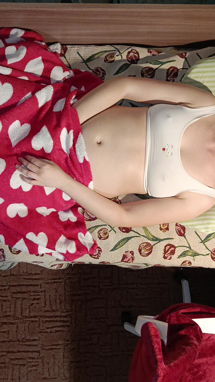 OniSoi: Ich Beobachte Auf Der Masturbation Der Stiefschwester Im Bett