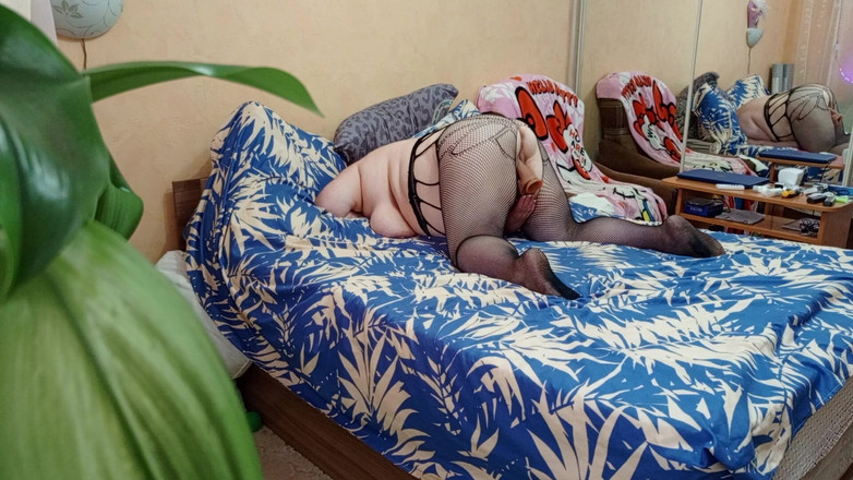 Zona901: Büyük götlü kayınvalide büyük amına mastürbasyon yapıyor ve her gün...