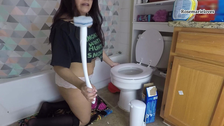 RosemarieLoves: Bradavka sklouzne, když máma pere a uklízí