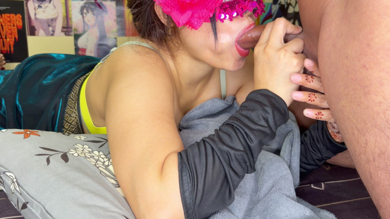 HunnyBunny: Selbstgedrehtes indisches sexvideo mit süßer Desi-hausfrau mit dickem hintern und...