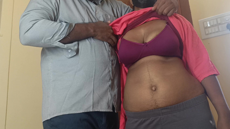 Laxi ammu: Ragazzina junior del college