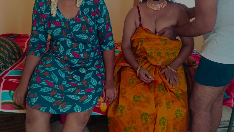 Inba: Fete de familie care se bucură de sex în trei lesbian