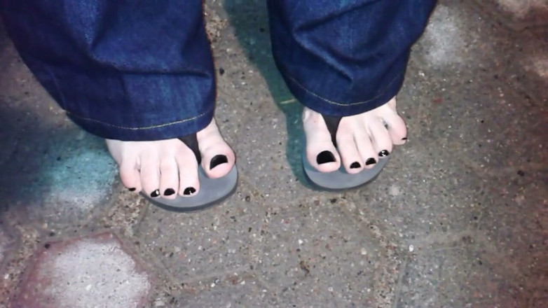 Heelex: Platform Thongs