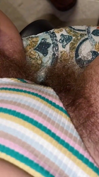 Super tlustá a dlouhá plussy chlupatá detailní