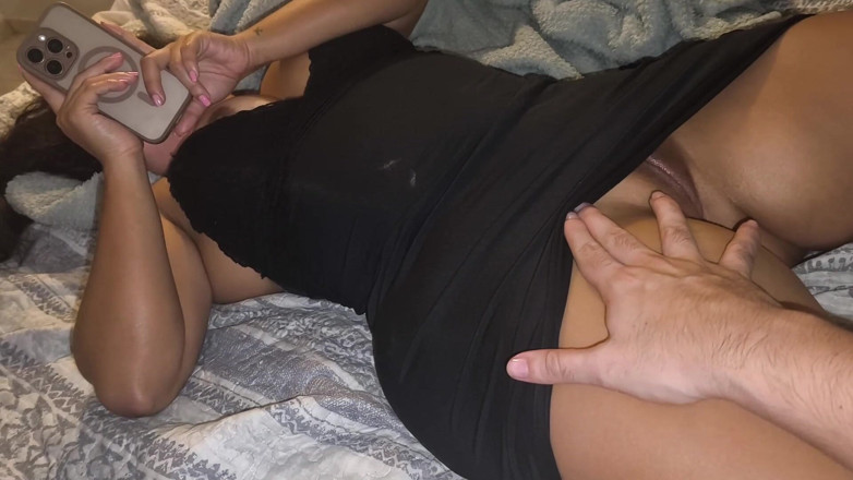 SENSESEX: La matrigna chiacchiera con la sua ex mentre lei viene...