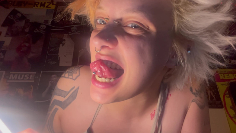 Glitterqueen1999: Chica gótica no maquilla la boca tour! Dientes de lengua 
