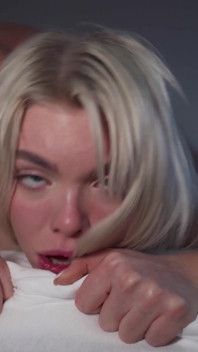 Aggressive Hard Sex with Gorgeous Vixen Model