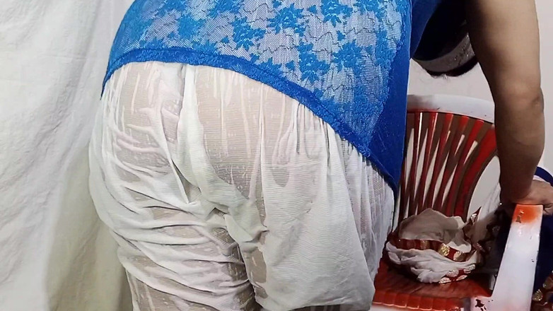 Netu: Zadrž Dech, Jsi V Transu, Podívej Desi Mokrý Velký Zadek