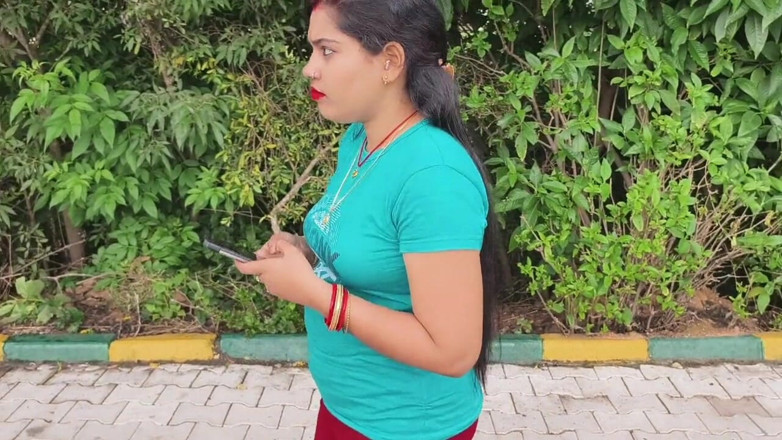 Sona bhabhi: Odia Desi Wife Enjoy with Her Boyfriend in Park