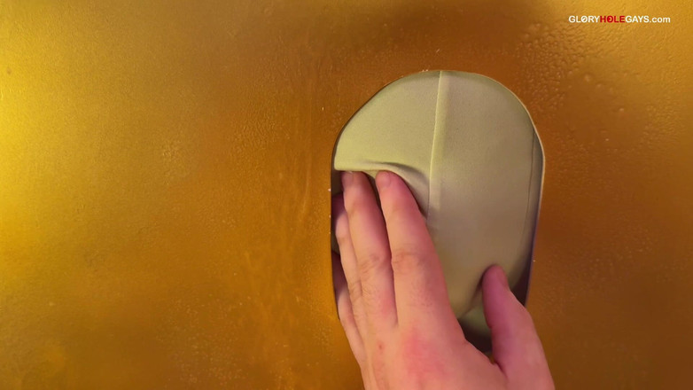 GLORYHOLEGAYS: Tidig morgon gloryhole överraskning: Färsk grädde i kaffet - så fantastiskt att...