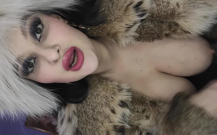 Princess18_: Göttin in Pelzen reitet deinen schwanz pOV