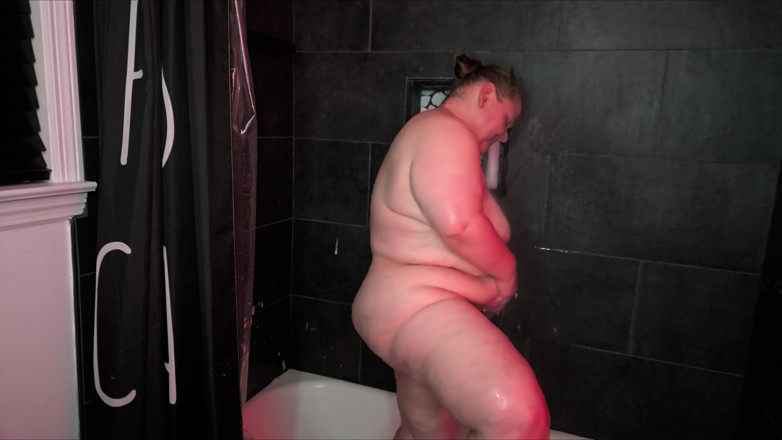 WeFuckinRight: BBW Slut Showers Before BBC Session
