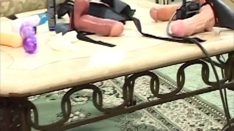 XXXEROTICONLY: 激烈的女同性恋狂欢与假阳具