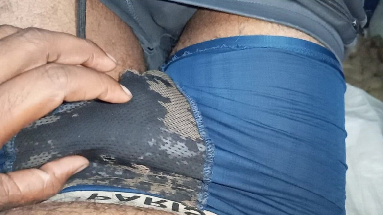 Sweet Indian cock: Indický chlapec masturbuje