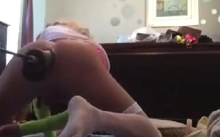 Orlandi480: Kayıp sikiş makinesi ve büyük dildo video!