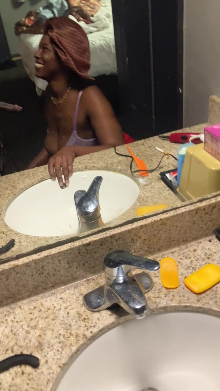 Tae Hendrixx: Booty ke si cewek sange dengan tenggorokan dan tenggorokan basah...