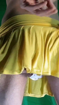 Flowery nahtloser tanga mit gelbem rock