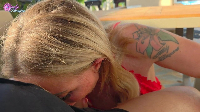 Candy Samira: 21 岁的海滩调情操我 30 分钟（双射精）