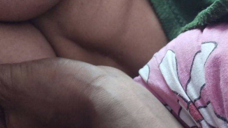 bengalihousewife: Pertunjukan buah dada super suri rumah Bengali India