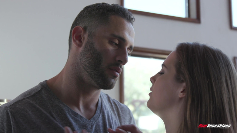 New Sensations: devon apne sautele bhaee ko khatm karne ke lie le...