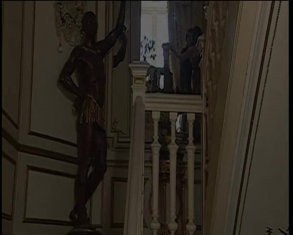 Erotic Club: Неслухняні покоївки готелю люблять трахати своїх збуджених гостей та один одного!