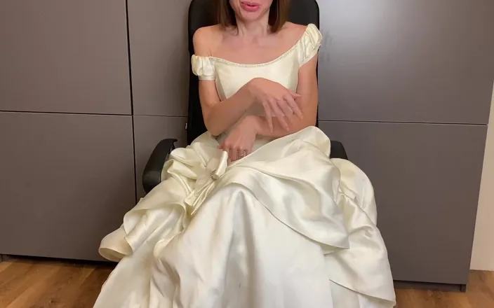 Mistress Mary: Hot Bride for Cuckold Husband. Day 1