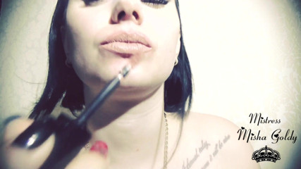 Goddess Misha Goldy: Lipstik beide & masturbasi gloss