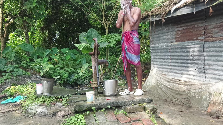 Ranjit Roy: Indische reife dusche offen, ort desi-stil