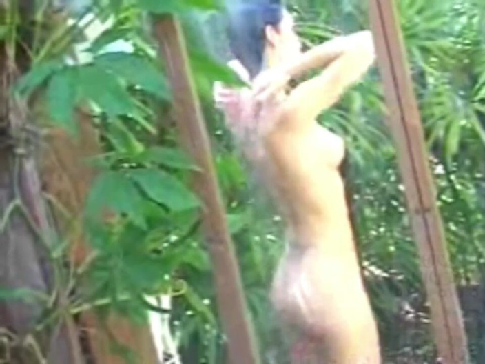 Zona Divas NET: Cute Teen Allie Shower Pussy Masturbation Outdoors
