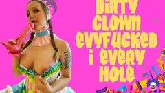 Evy, clown coquin, se fait baiser par tous les trous