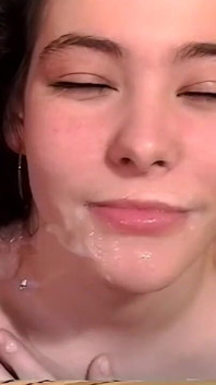 Compilație facială cu ejaculări faciale nebune din anii 90