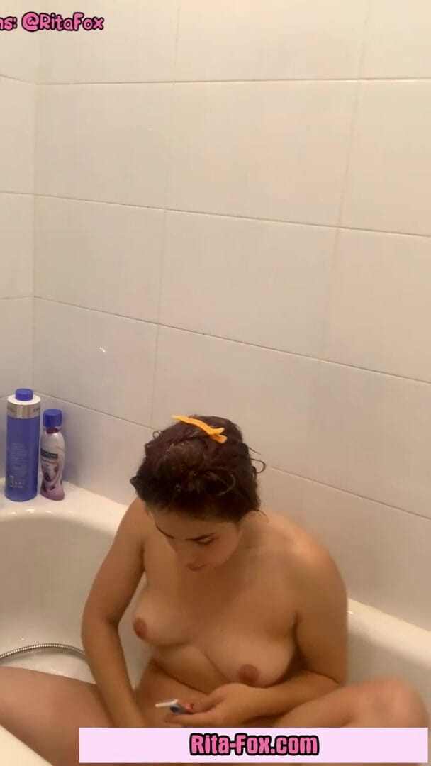 SugarNadya: Ich ging duschen und rasierte meine süße muschi für filme 18 +...