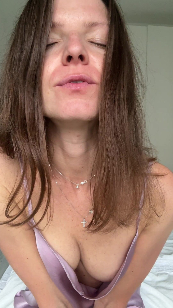 Gina Gerson: Dirty Talk Foot Fetish