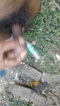 Я сьогодні поїхав у район і побачив відео дівчини. Я так збудився в молодості, щоб не тримати свій пеніс.