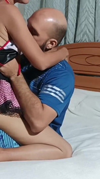 Când sora ta vitregă devine irezistibilă și nu există nici o cale de a spune nu.