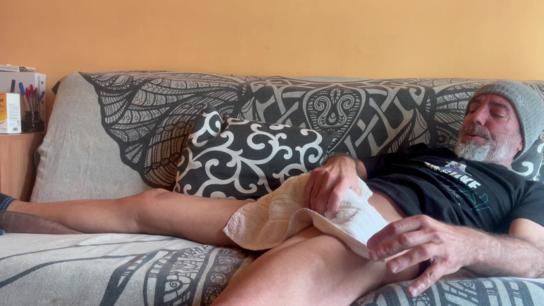 Cristina Sauvage: 自制浪漫色情片——我开始含鸡巴，你最后操着我嘴巴，射满了精液！！