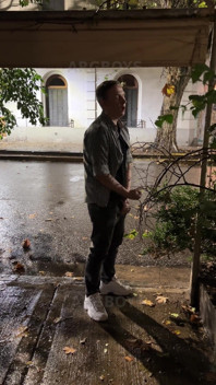 Arriesgada Pareja Extrema Se Masturba Al Aire Libre En Público Bajo La Lluvia (muy Romántico)