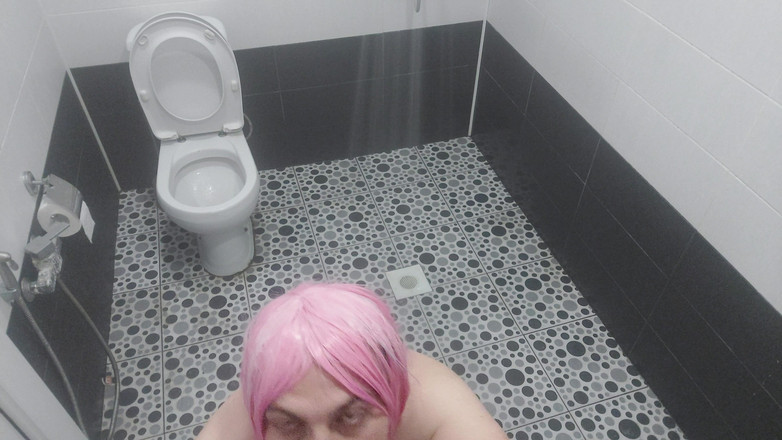 Kitty_Cross: Cur transsexual alb yummy corpul curbat flirting pe podeaua băii