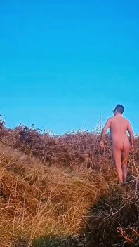 Nudità sul sentiero costiero