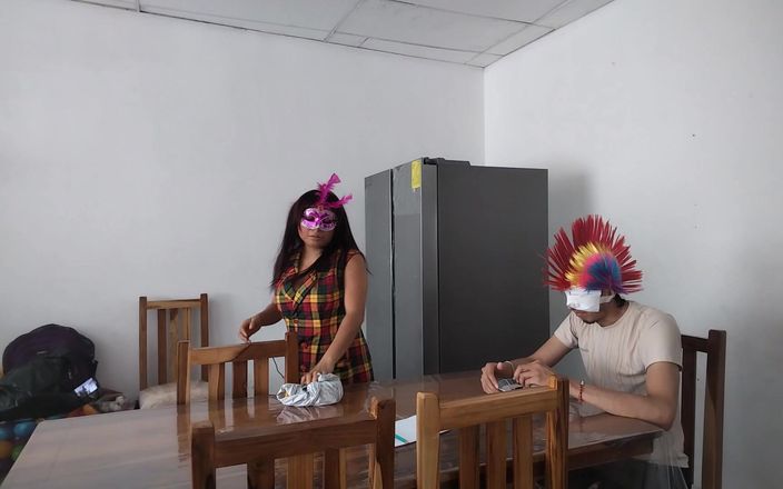 NEGRITA SEXY: Gospodyni rozbiera się nago przed niewidomym szefem podczas jedzenia w...